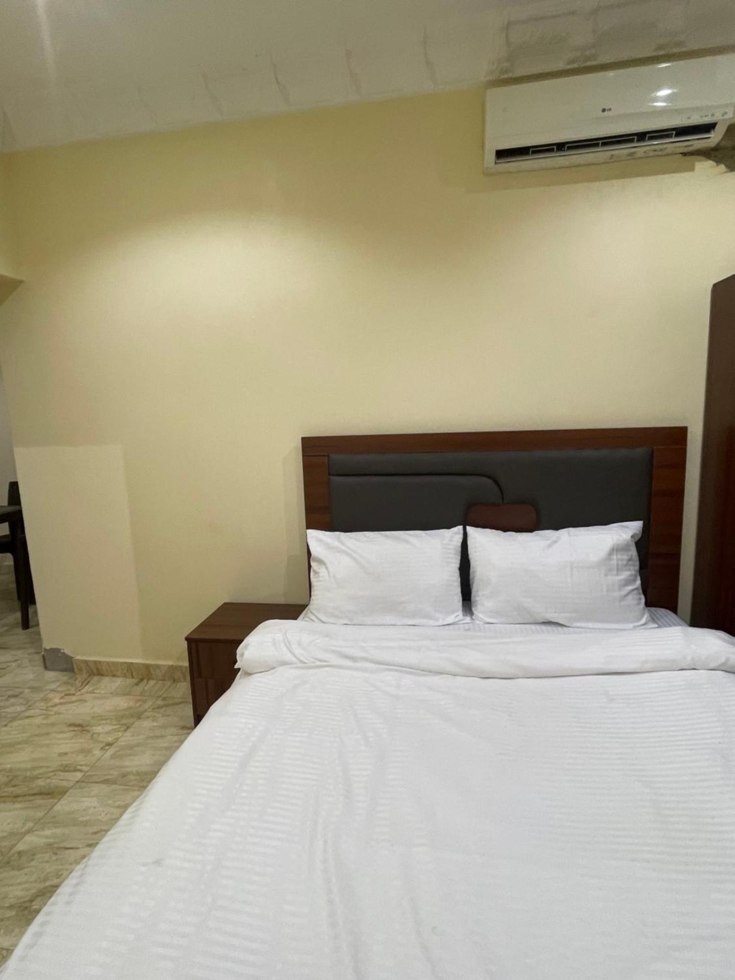 Pilgrim Place Hotel Rubuchi Kültér fotó